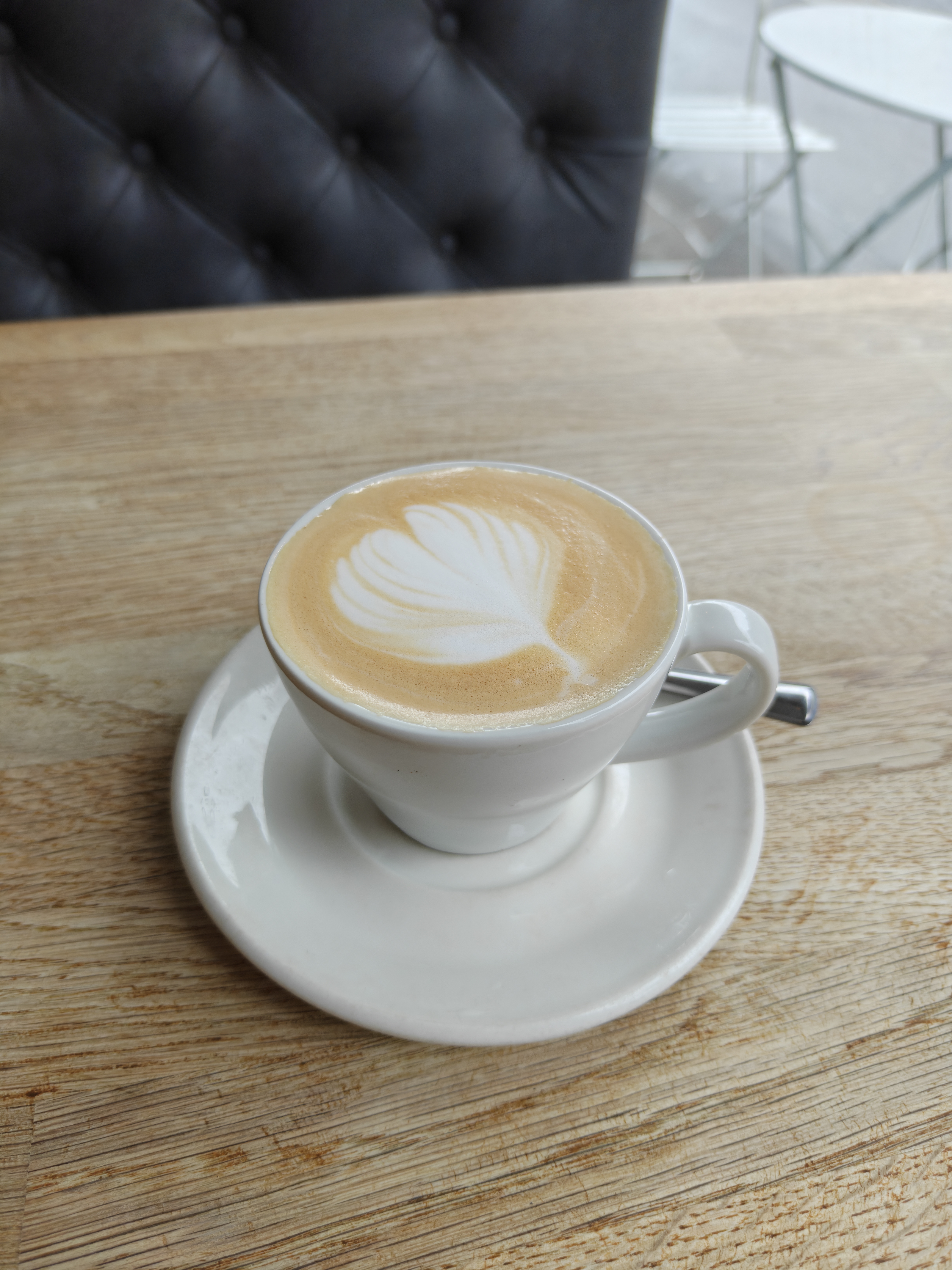 Dnisi flat white